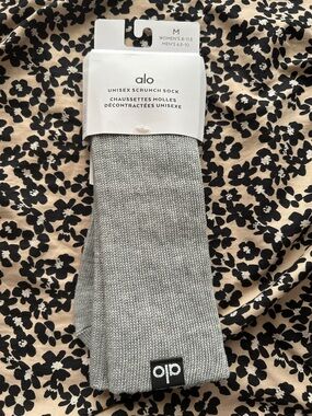 ALO Yoga Gray Unisex Scrunch Socks